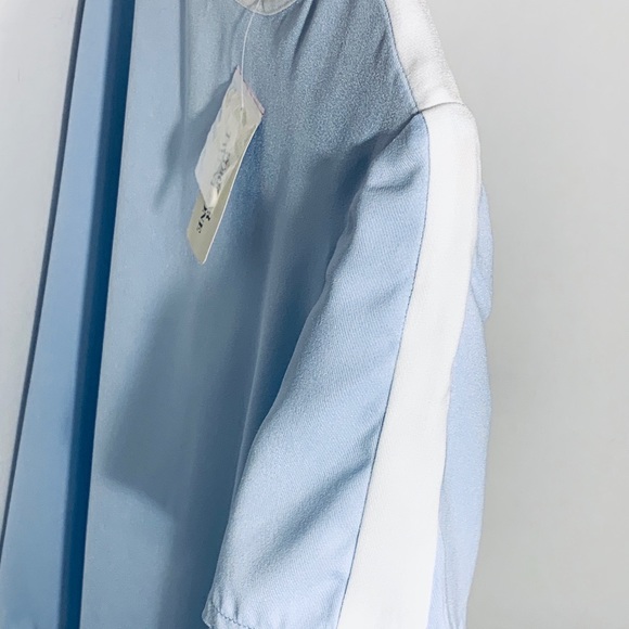NWT Forever 21 Powder Blue/White Top Lg - Picture 6 of 7